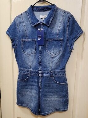 LOVE TREE DENIM SHORT-SLEEVE ROMPER WITH FRONT ZIPPER CLOSURE